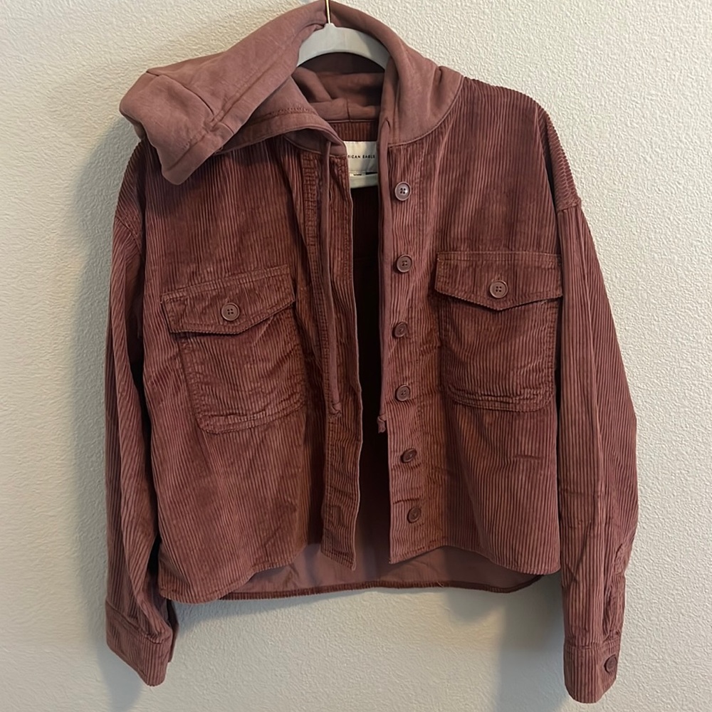 Dusty pink women’s cropped American Eagle corduroy medium flannel